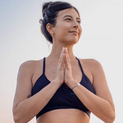 Emma Arscott - yoga teacher - YOAS - Yoga on a Shoestring
